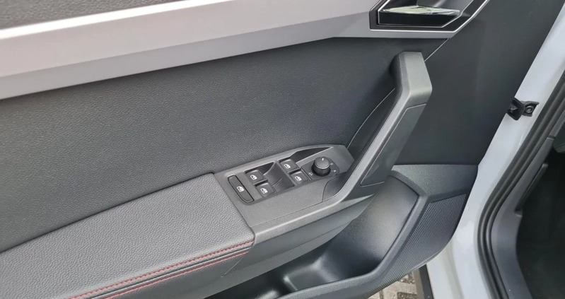 Seat Arona cena 79900 przebieg: 137000, rok produkcji 2019 z Krosno Odrzańskie małe 121